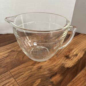 Anchor Hocking 8 Cup Clear Glass Measuring Bowl